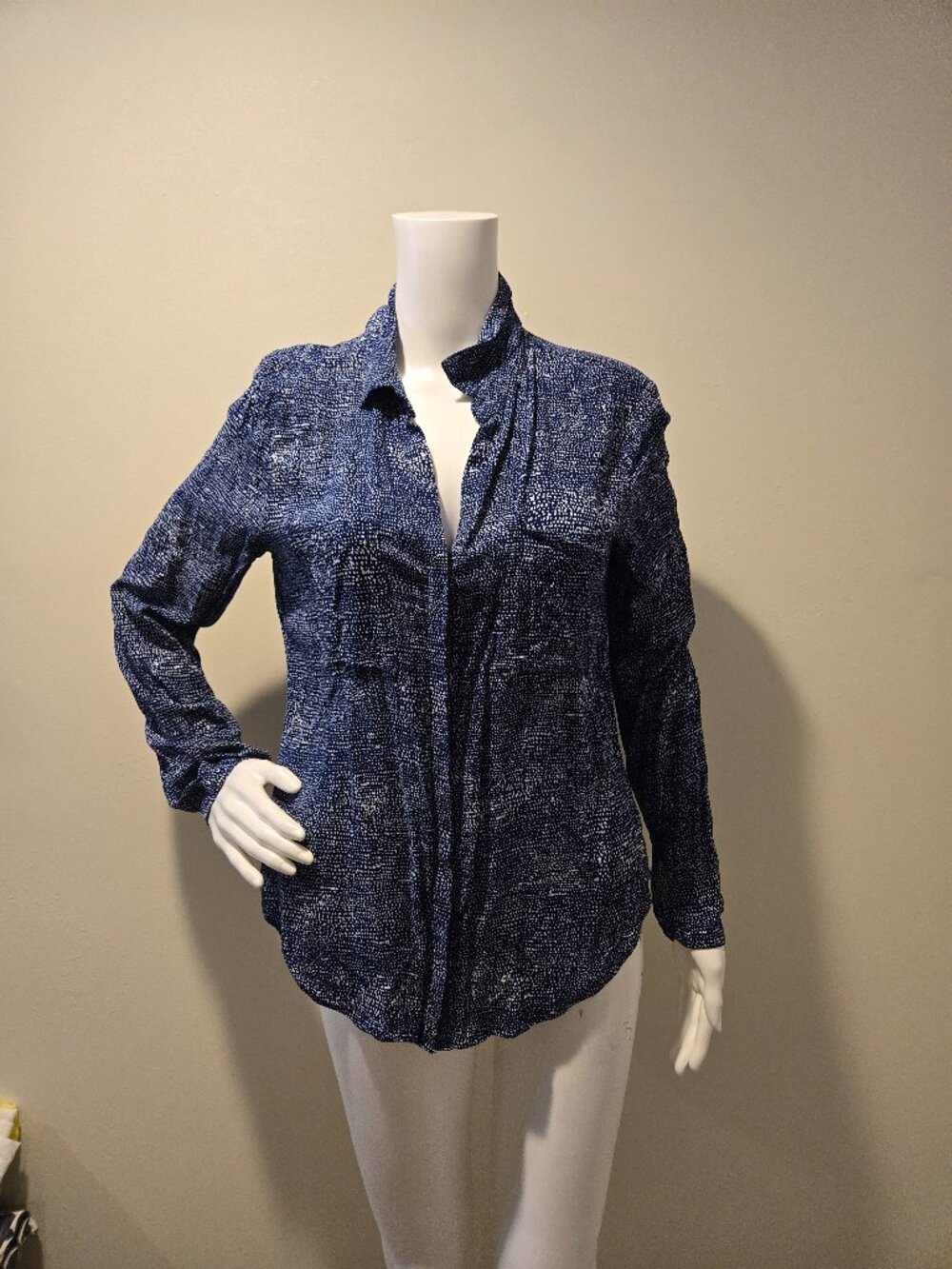 Cloth & Stone Anthropologie Blue White Printed Button Down Shirt M